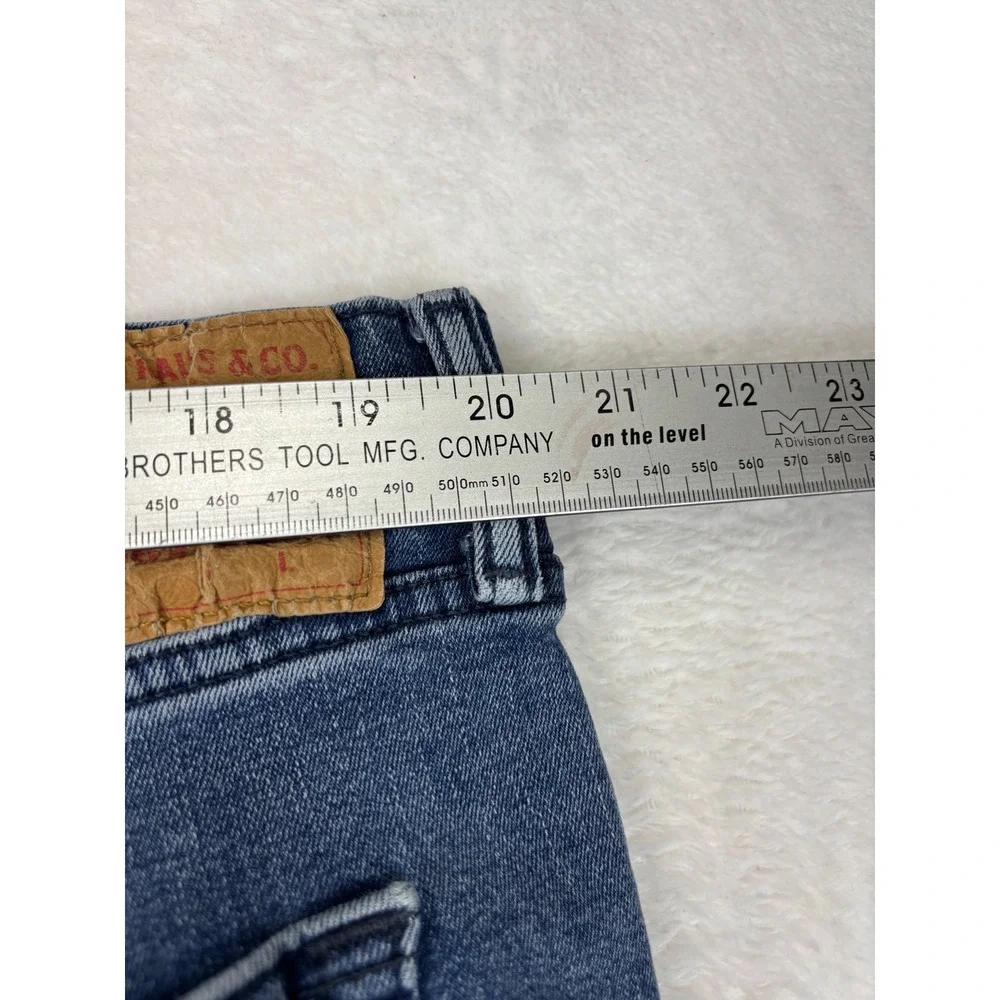 Levis levis 541